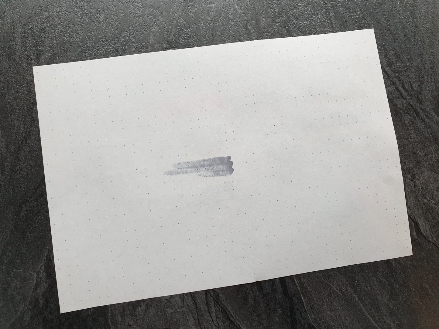 Handgefertigtes gepunktetes Notizbuch, 100% Altpapier, DIN A5 (148x210mm), 144 Seiten, Hochformat