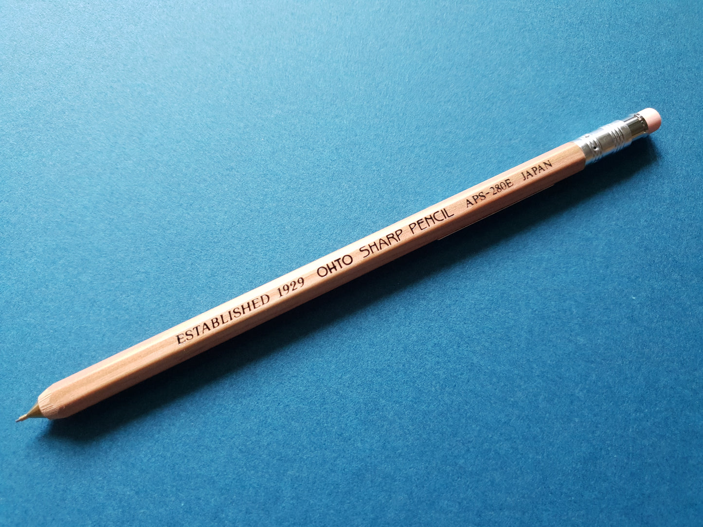 OHTO dünner Druckbleistift, 0.5mm, Holz (natur), mit Radiergummi