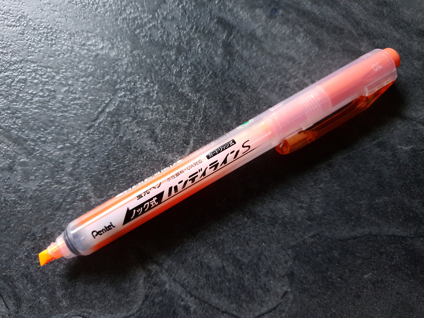 Einziehbare Textmarker von Pentel