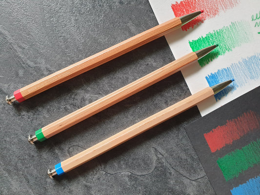 Kitaboshi "Adult Colored Pencil" 2.0mm Druckbleistift aus Holz, inkl. Farbstiftmine