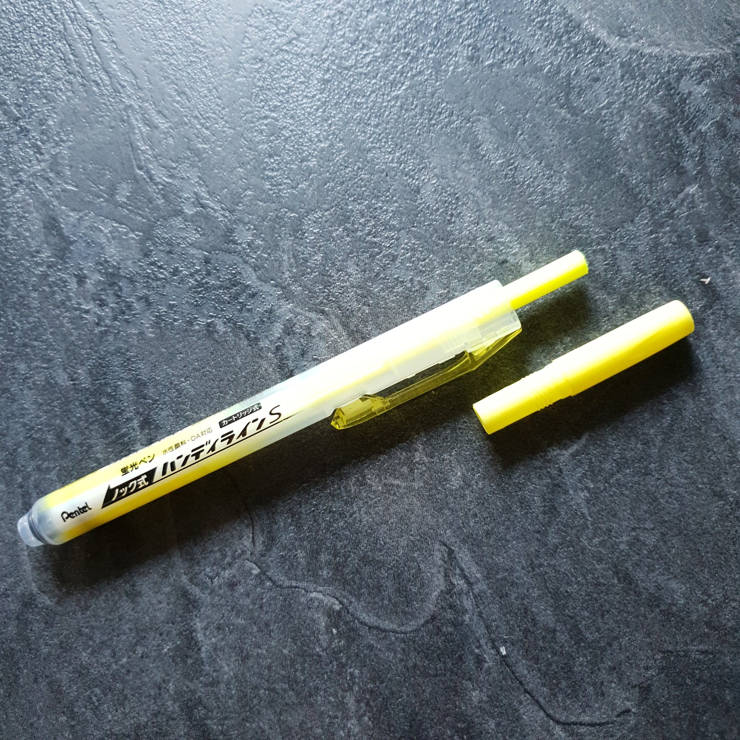 Einziehbare Textmarker von Pentel