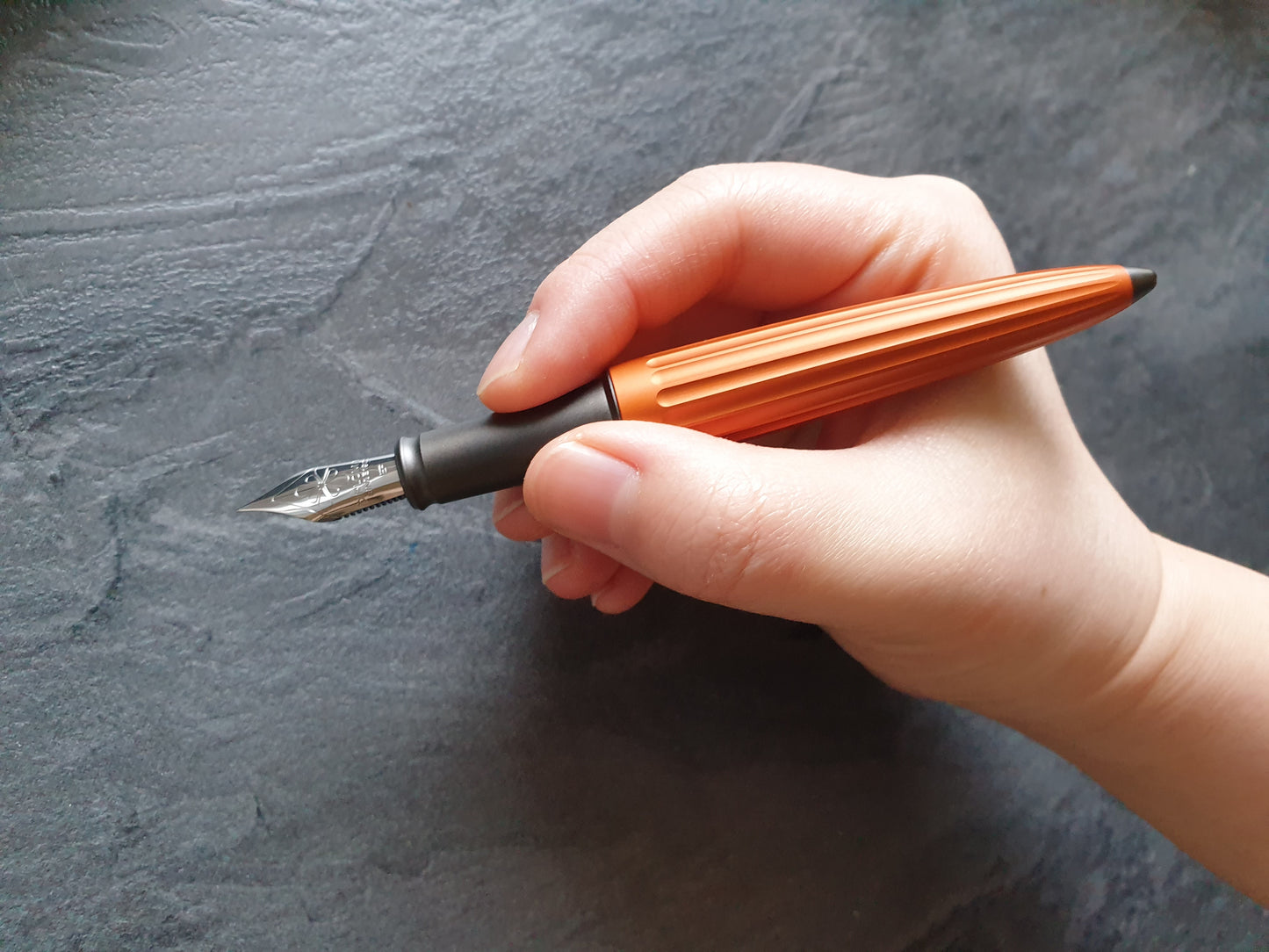 Diplomat Aero Luxus-Füllhalter, Schwarz-Orange
