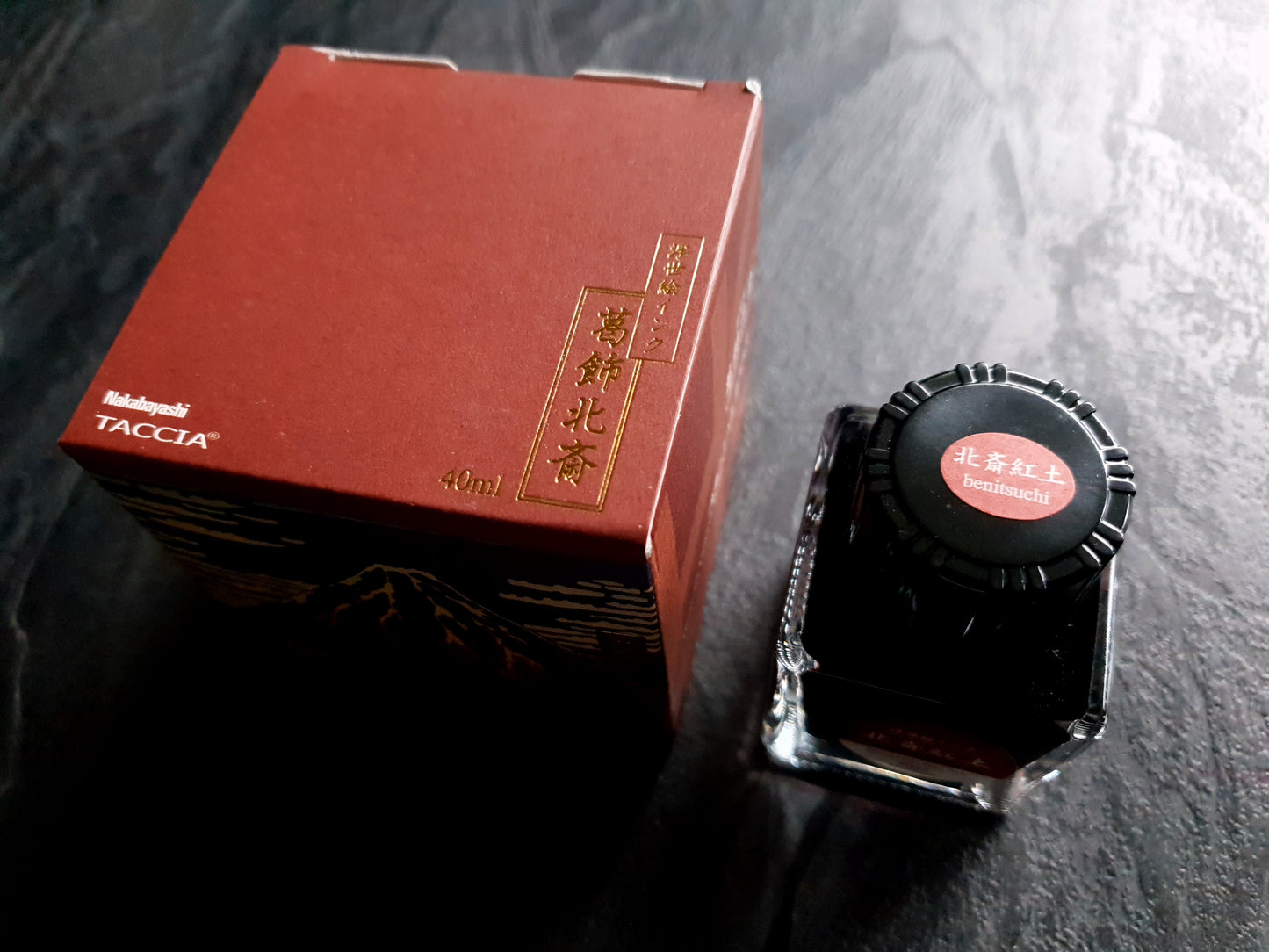 Taccia Hokusai Benitsuchi, 40ml Füllhaltertinte (Ukiyo-e Kollektion)