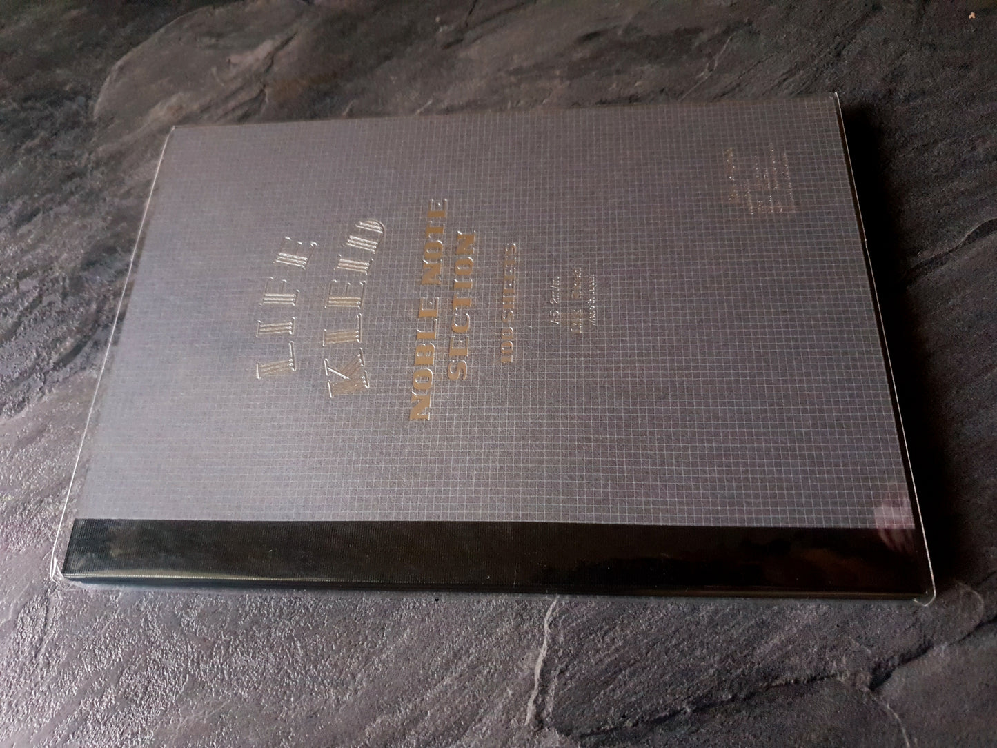 Kleid x Life Noble Note A5, Softcover Notizbuch, 200 Seiten, 2mm Raster