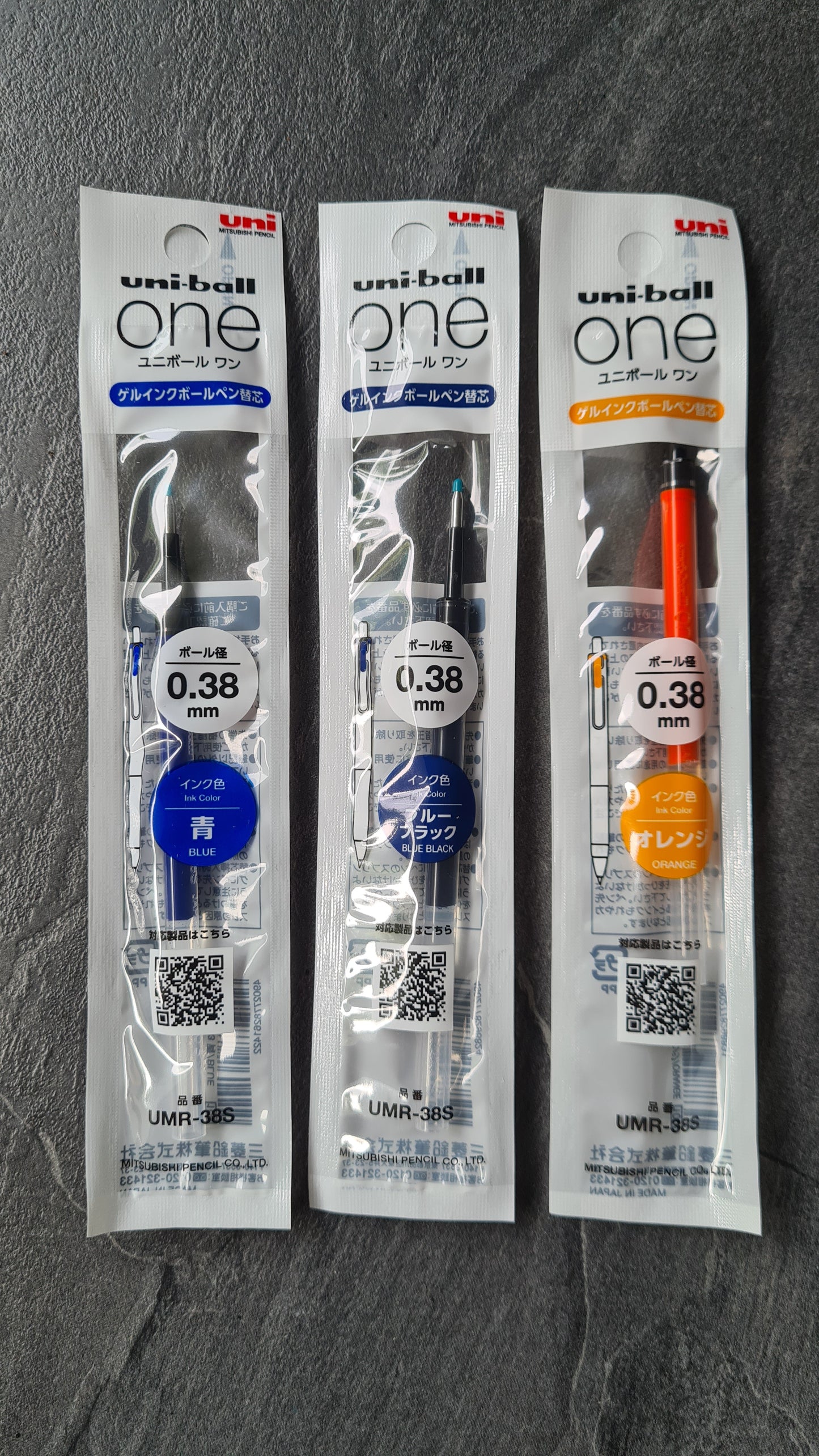 Uni-ball One Refills UMR-05S und UMR-38S: Gel-Kugelschreibermine mit 0.5mm oder 0.38mm Spitze