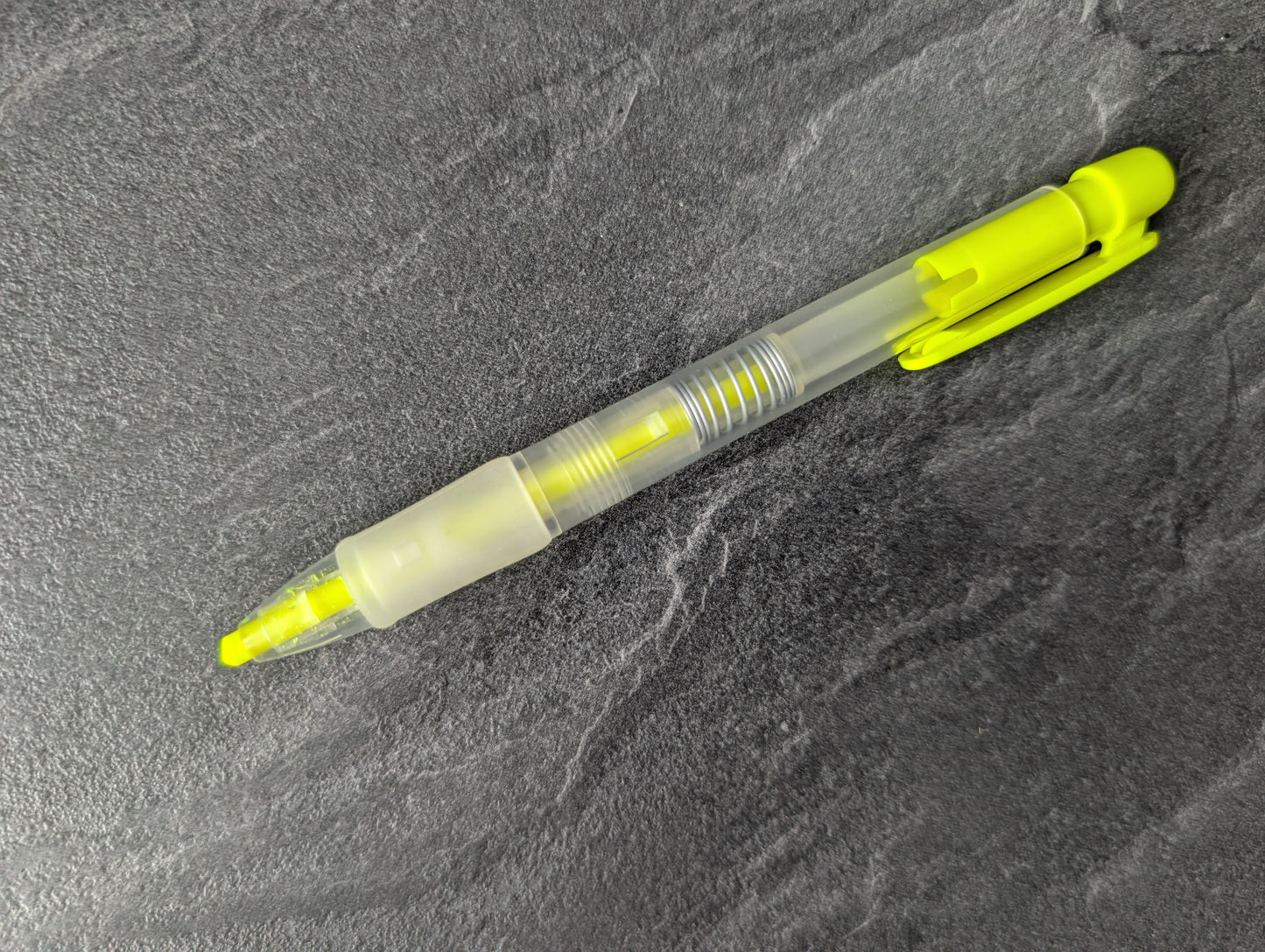 GEBRAUCHT: Kutsuwa Neonpitsu Highlighter Pencil, 3.8mm Minenhalter, trockener Textmarker