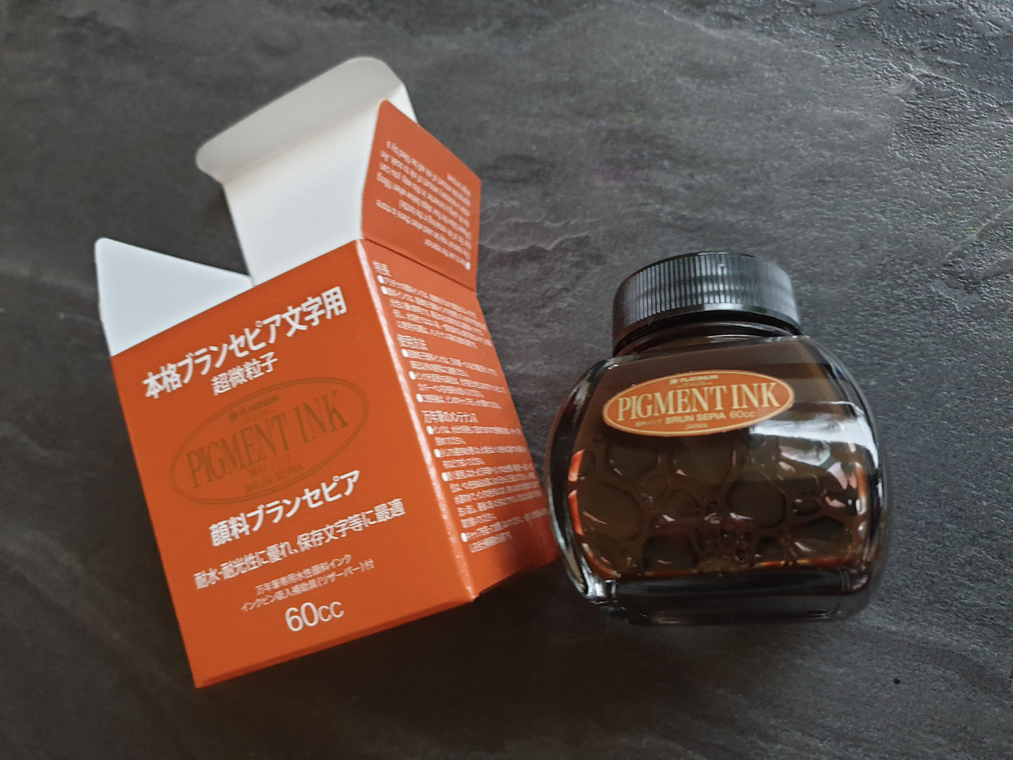 Platinum Pigment Ink: Wasserfeste Pigmenttinte für Füller