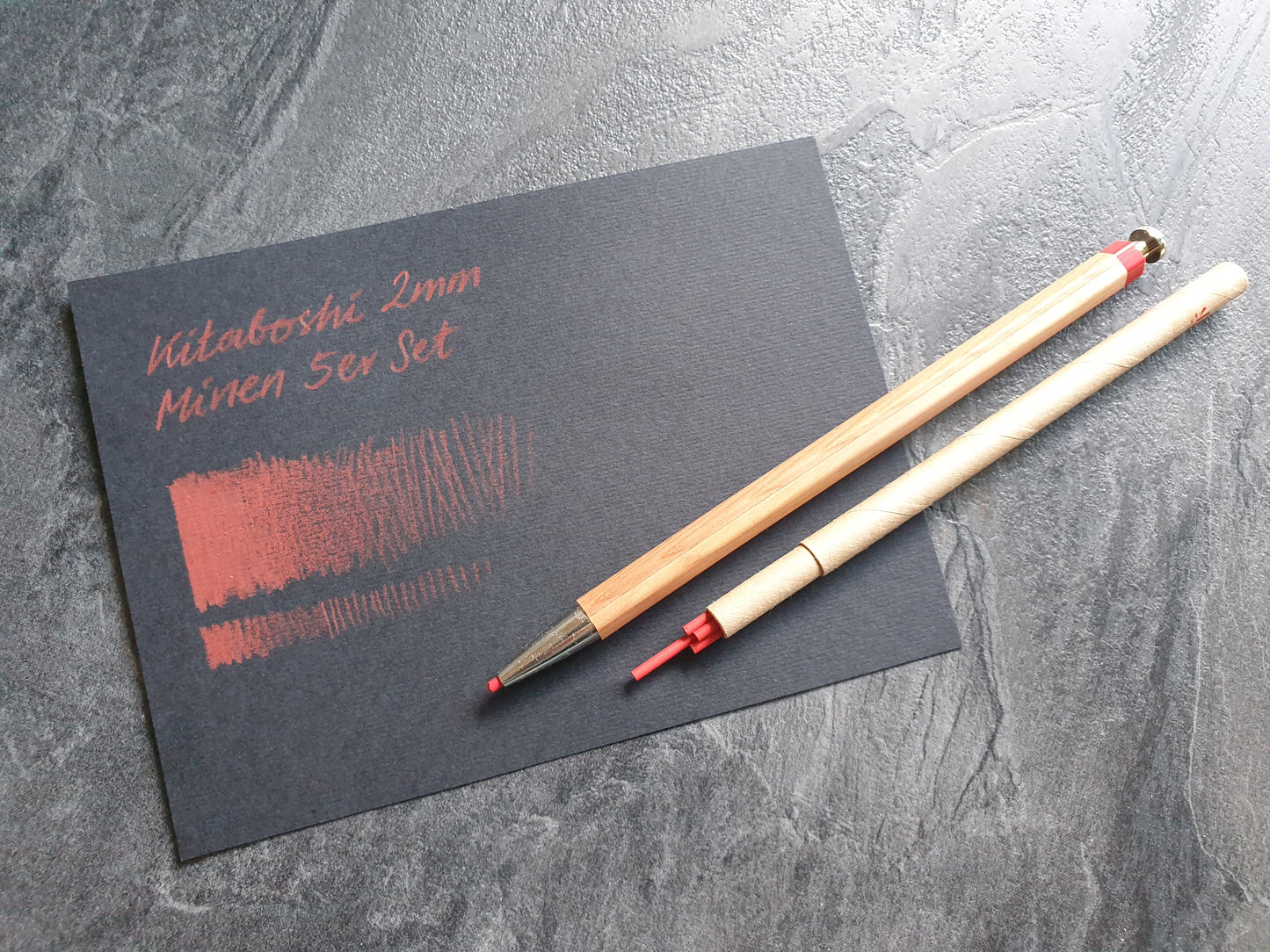 Kitaboshi "Adult Colored Pencil" 2.0mm Druckbleistift aus Holz, inkl. Farbstiftmine