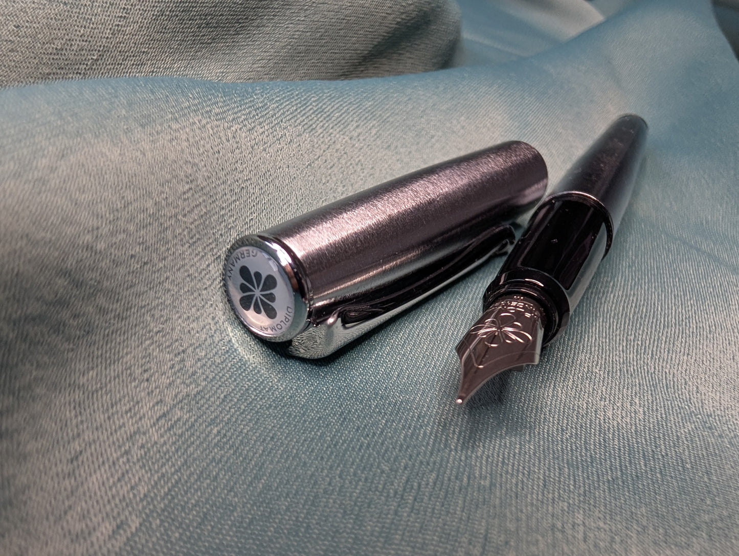 Diplomat Esteem Luxus-Füllhalter, Farbe "Matt chrom", 3 Federstärken