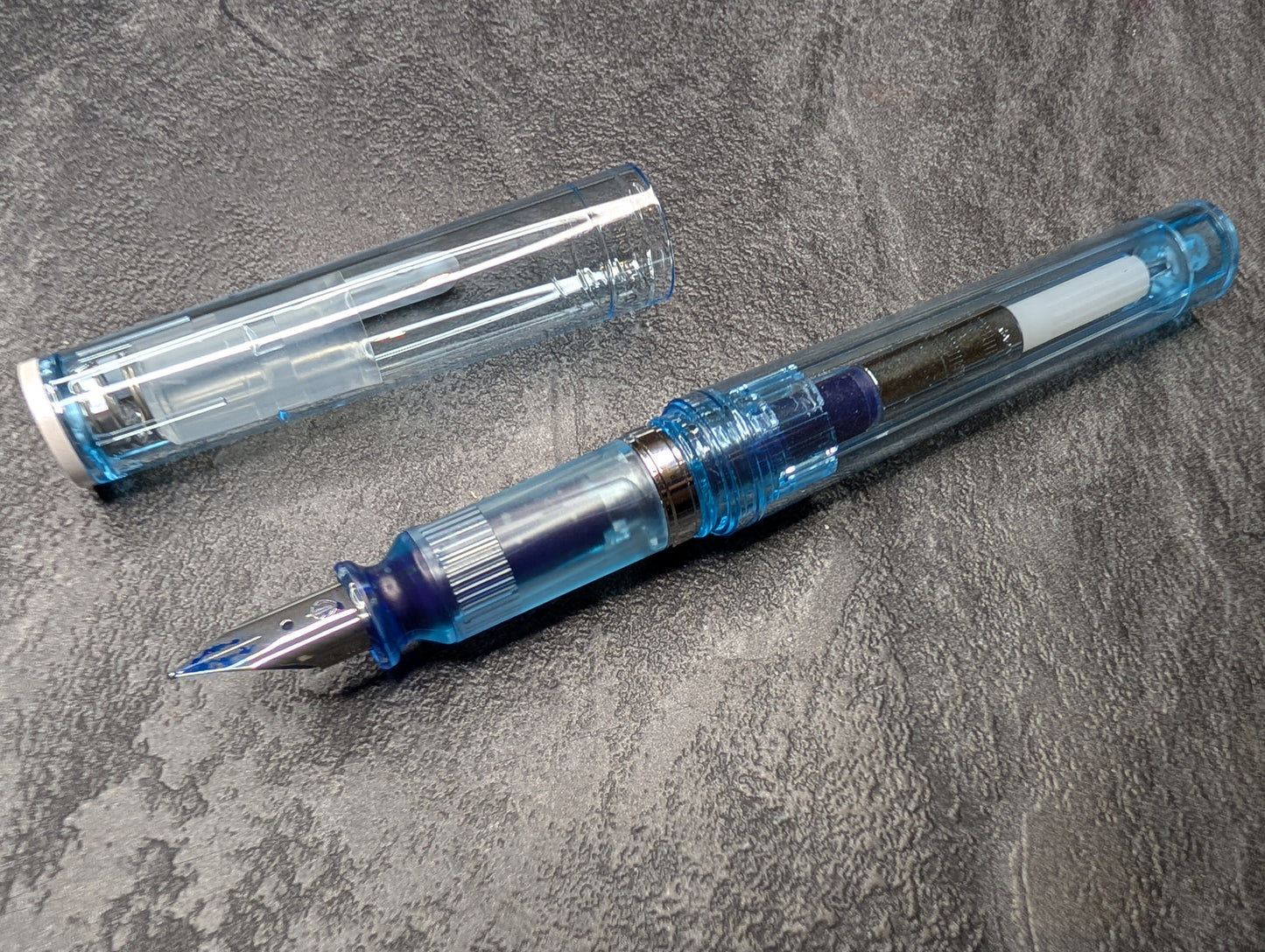 Sailor TUZU ADJUST Glassy Füllhalter, Farbe: Crystal Sky (Limited Edition), himmelblau transparent, 3 Federstärken