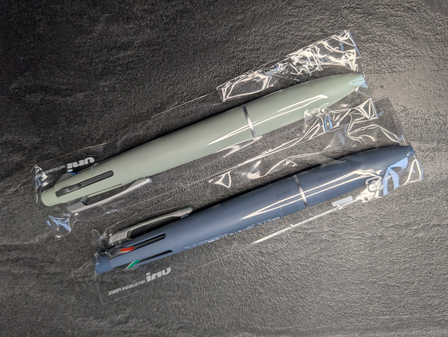 Uni Jetstream 4&1 Lite Touch Multistift: 4 Kugelschreiberminen und 1 Druckbleistift