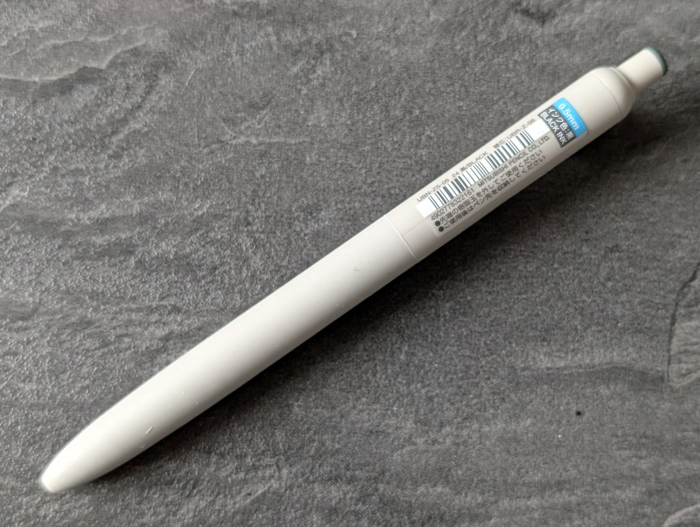 uniball ZENTO Gelschreiber mit 0,5mm Spitze, Standardmodell, verschiedene Farben