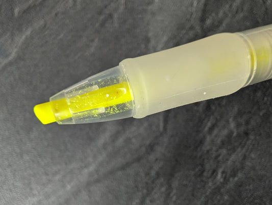 GEBRAUCHT: Kutsuwa Neonpitsu Highlighter Pencil, 3.8mm Minenhalter, trockener Textmarker