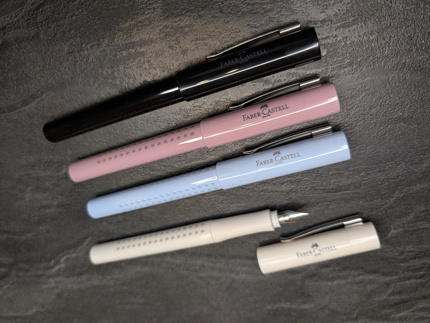 Faber-Castell "GRIP 2010" Füllhalter, M-Feder, verschiedene Farben