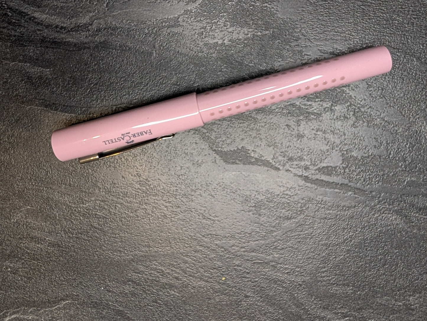 Faber-Castell "GRIP 2010" Füllhalter, M-Feder, verschiedene Farben