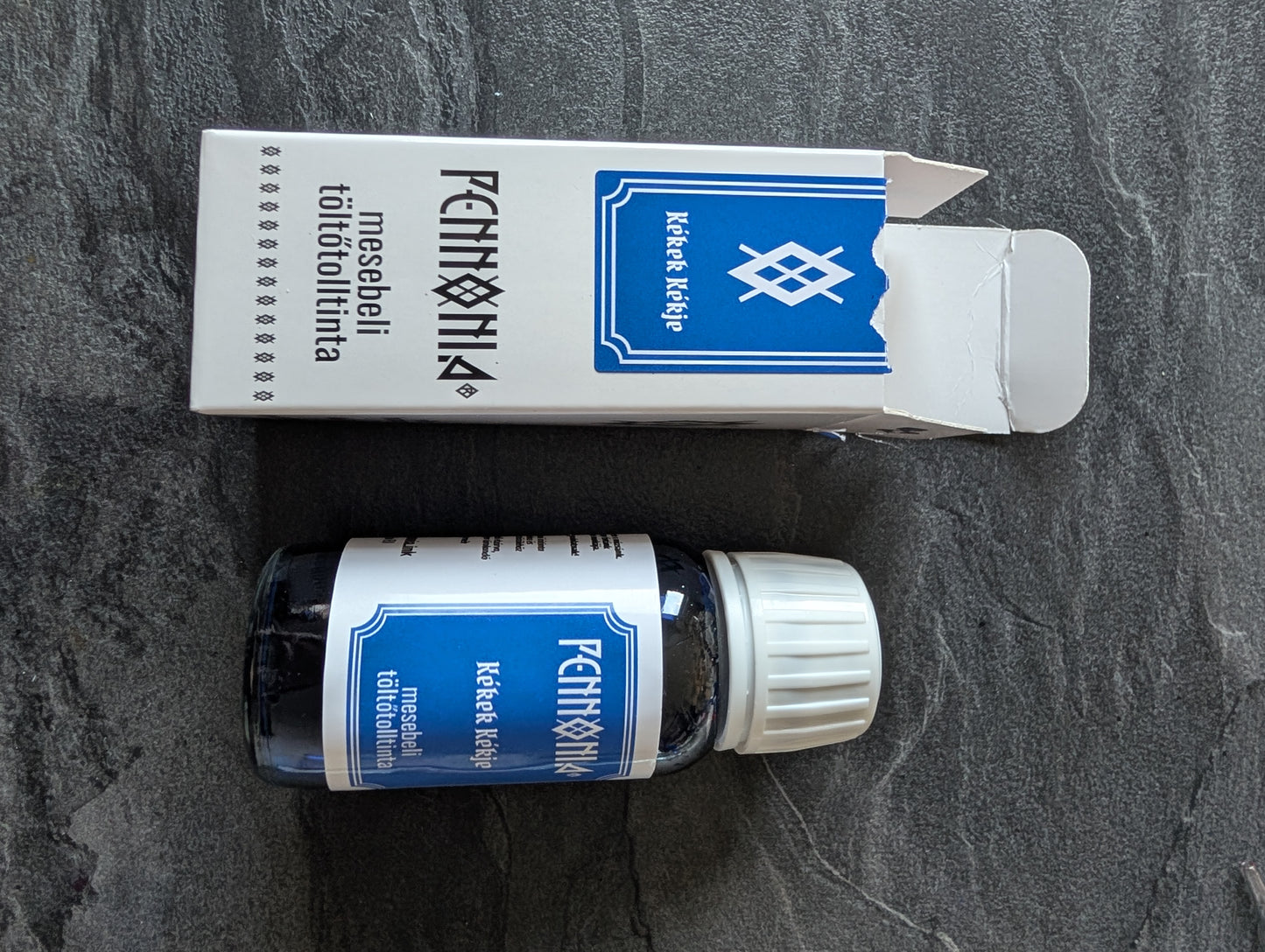 Pennonia Füllhaltertinte: Blue of Blues/Kékek Kékje, Standardsortiment, 60ml Glas