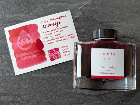 Pilot iroshizuku: Momiji ("Herbstblätter", rot), Glasflacon