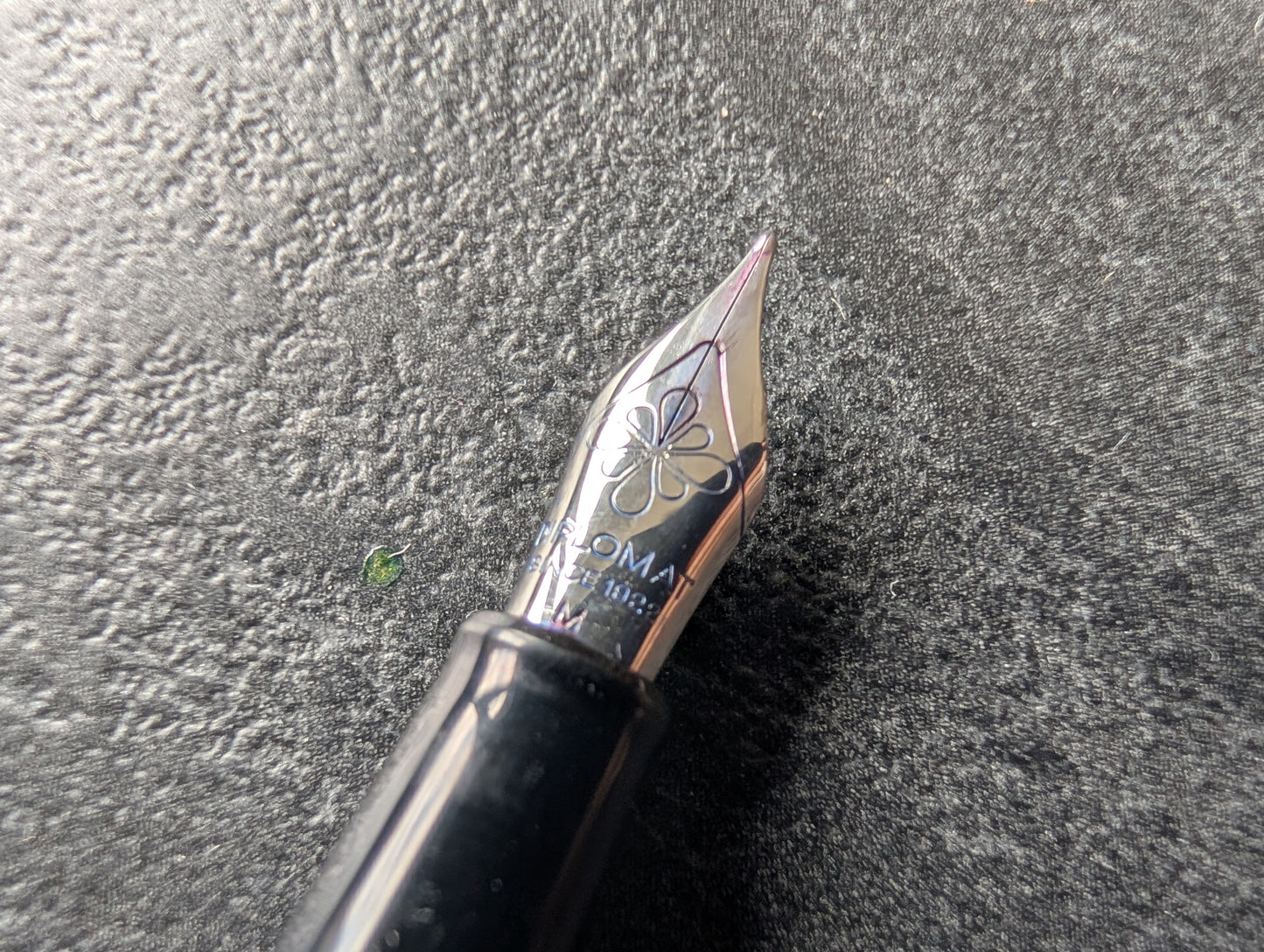 GEBRAUCHT: Diplomat Traveller flame [M-Feder] Füllhalter