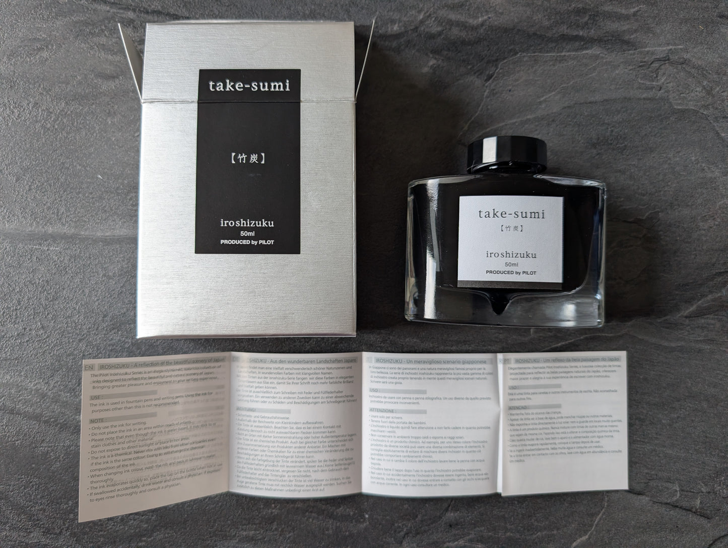 Pilot iroshizuku: Take-sumi ("Bambuskohle", schwarz), Glasflacon