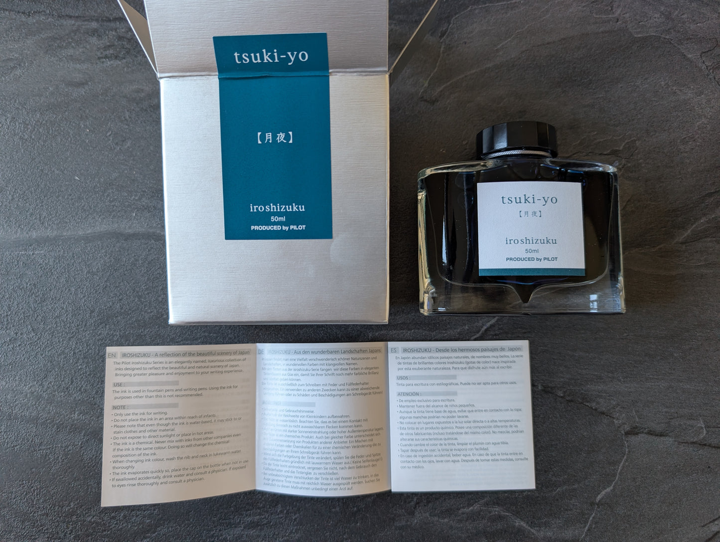 Pilot iroshizuku: Tsuki-yo ("Mondnacht", dunkelblau), Füllhaltertinte im Glasflacon