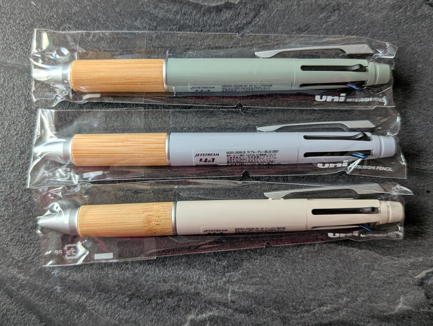 Uni Jetstream 4&1 Bambus Multistift : 4 Kugelschreiberminen und 1 Druckbleistift