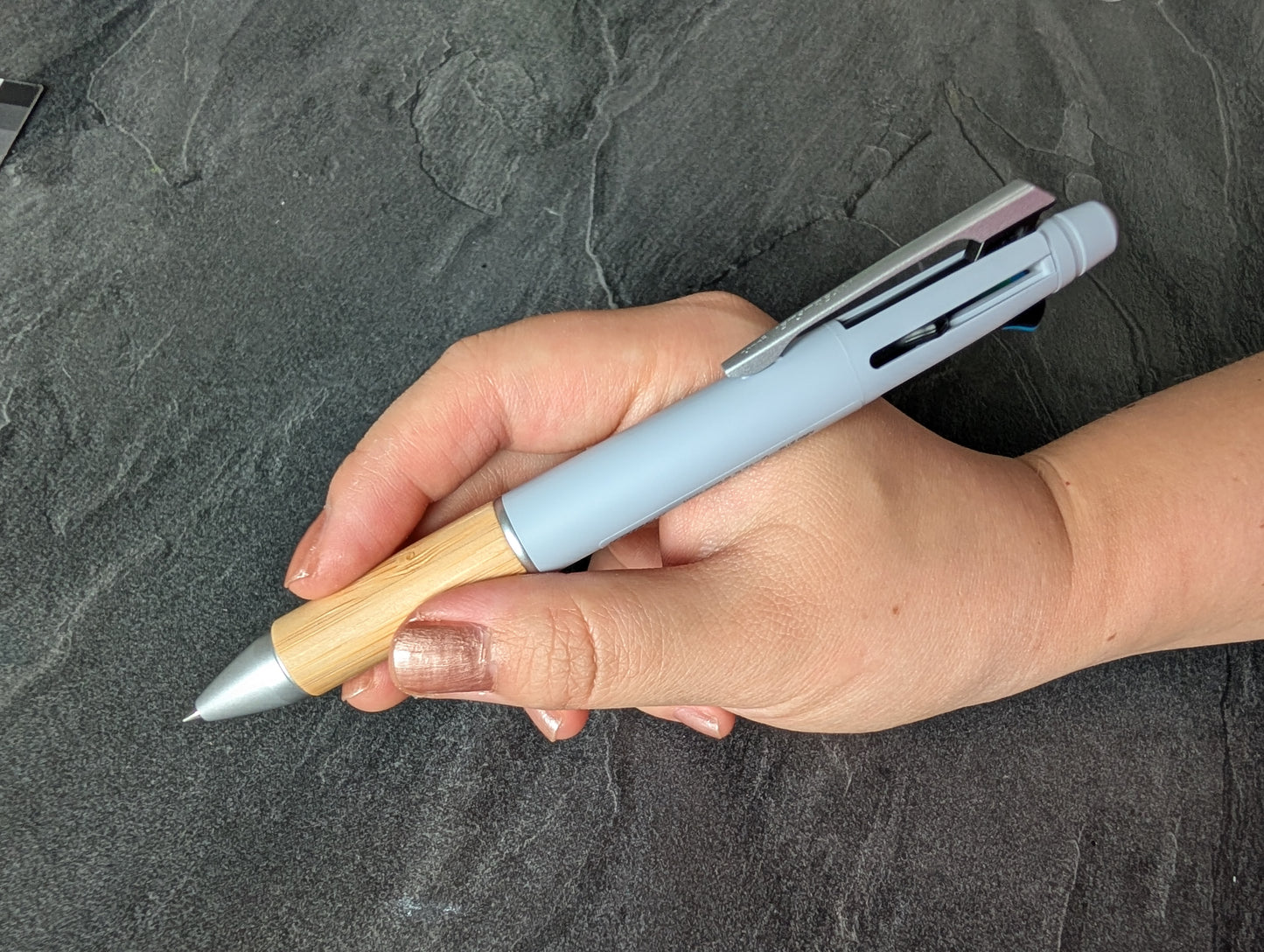 Uni Jetstream 4&1 Bambus Multistift : 4 Kugelschreiberminen und 1 Druckbleistift