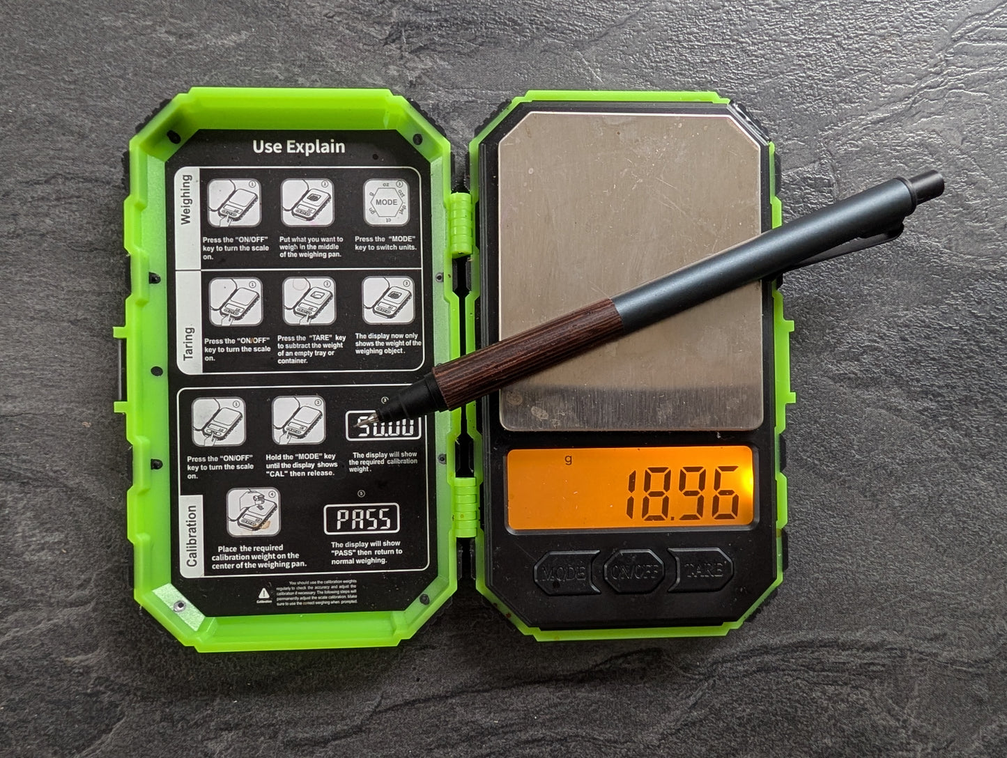 Uni Kuru Toga Wood, Druckbleistift mit Holzgriff & Metallkörper, 0.5mm