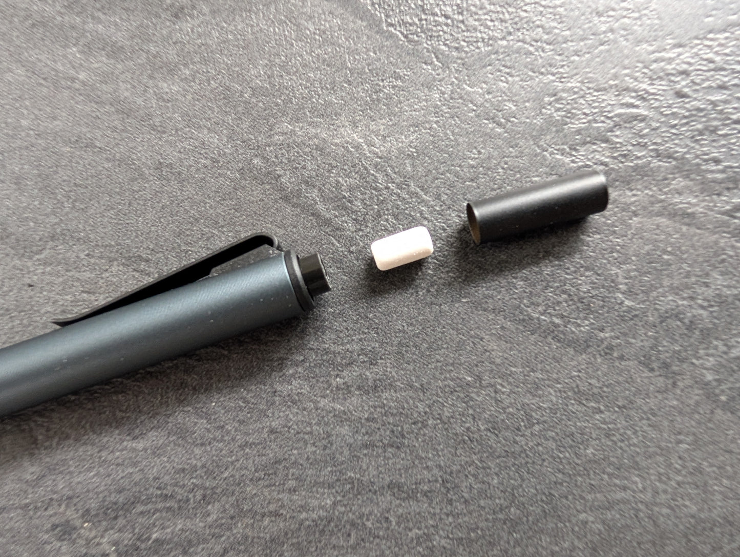 Uni Kuru Toga Wood, Druckbleistift mit Holzgriff & Metallkörper, 0.5mm