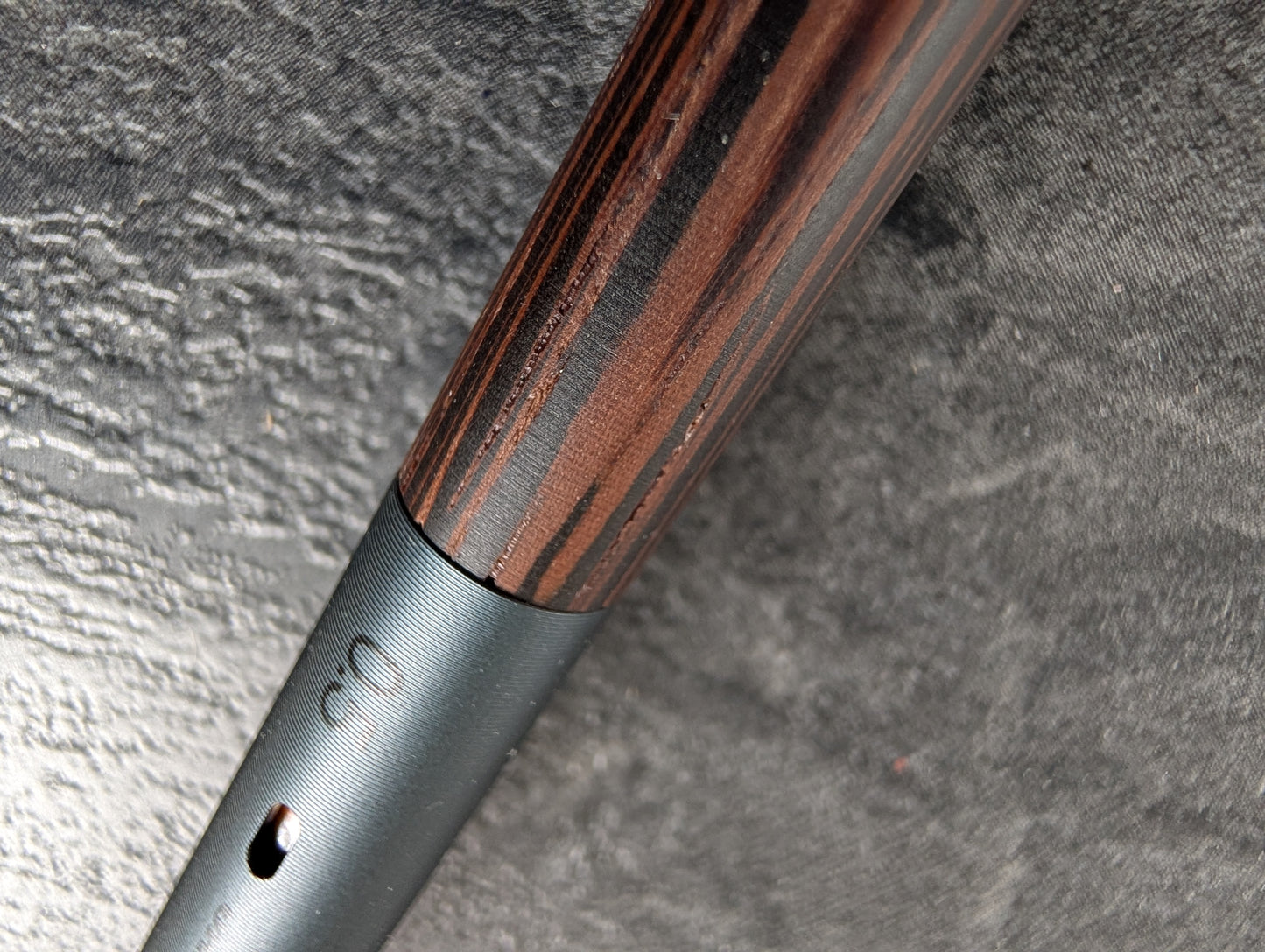 Uni Kuru Toga Wood, Druckbleistift mit Holzgriff & Metallkörper, 0.5mm
