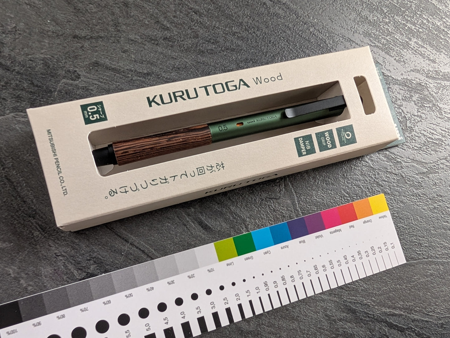 Uni Kuru Toga Wood, Druckbleistift mit Holzgriff & Metallkörper, 0.5mm
