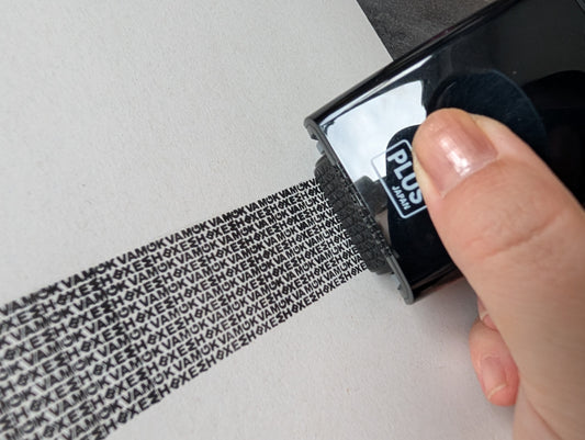 PLUS Datenschutzstempel, Rollstempel mit schwarzer Tinte, versch. Farben