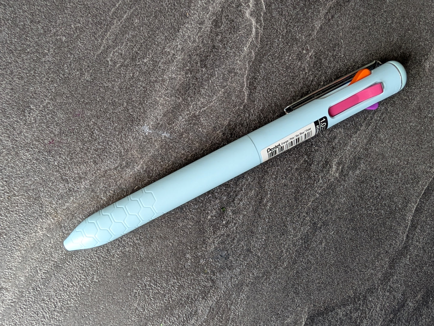 Pentel iZee Multistift: Kugelschreiber mit Minenfarben orange, hellblau, pink, violett [Modell BXC470]