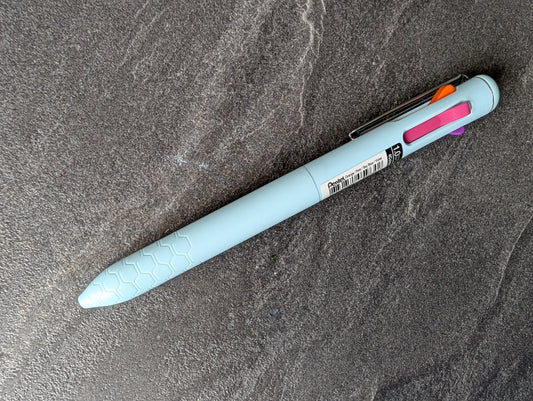 Pentel iZee Multistift: Kugelschreiber mit Minenfarben orange, hellblau, pink, violett [Modell BXC470]