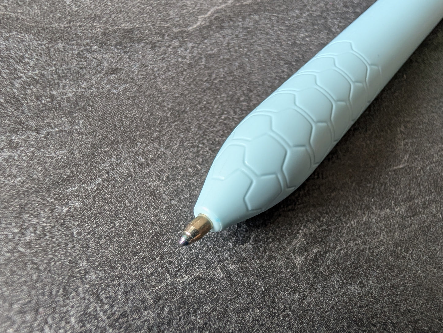 Pentel iZee Multistift: Kugelschreiber mit Minenfarben orange, hellblau, pink, violett [Modell BXC470]