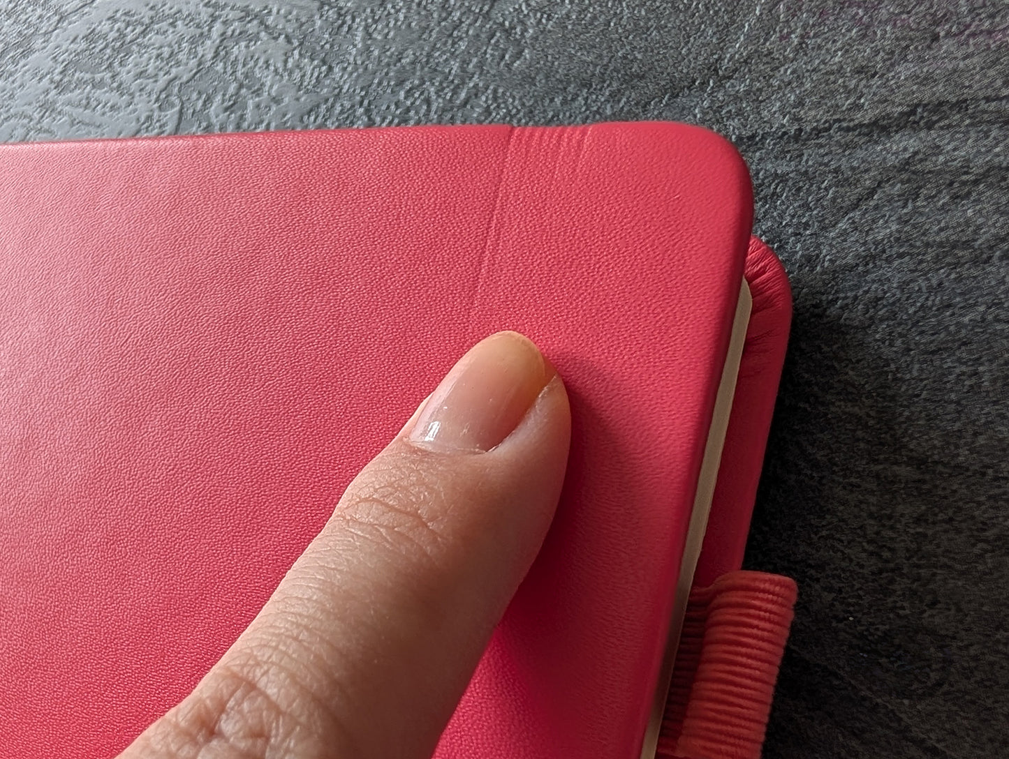 Sakura "Dotted Note Book" quadratisch, Hardcover, 5mm Punktraster, 19,5 x 19,5 cm Papier